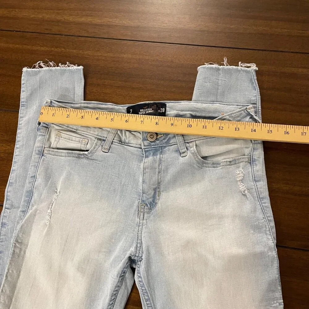 Hollister Women's Super Skinny Jeans size 28 light wash
